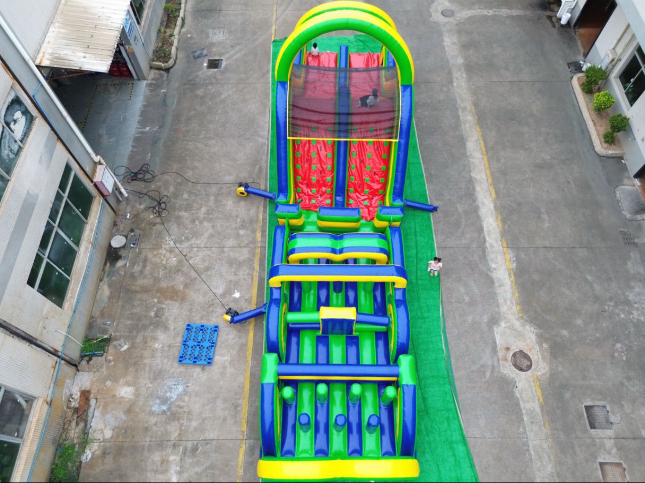 Giant inflatable obstacle course