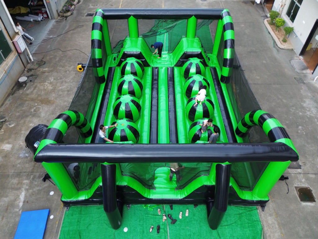 Giant inflatable obstacle trampoline