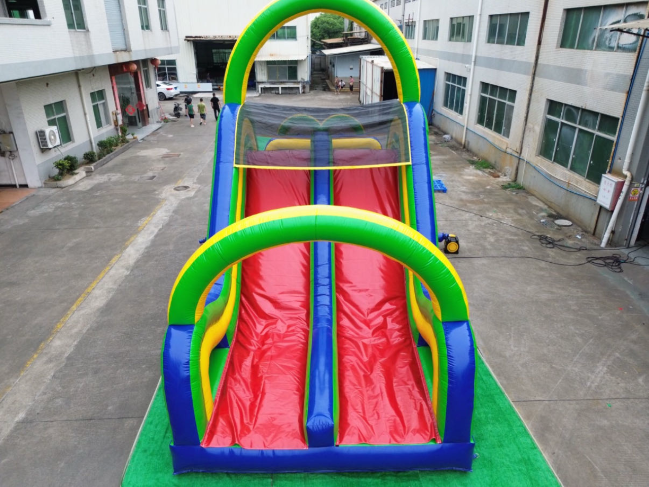 Giant inflatable obstacle course