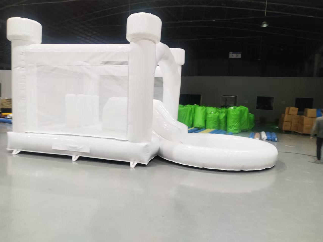 Obstacle inflatable swimming pool slide